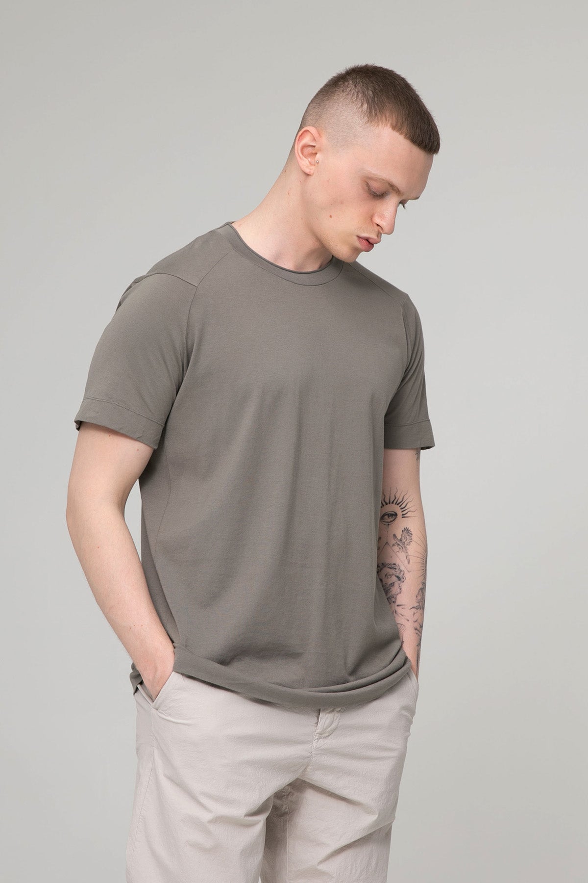 Transit Logolu Şerit Detaylı Yuvarlak Yaka T-shirt-Libas Trendy Fashion Store