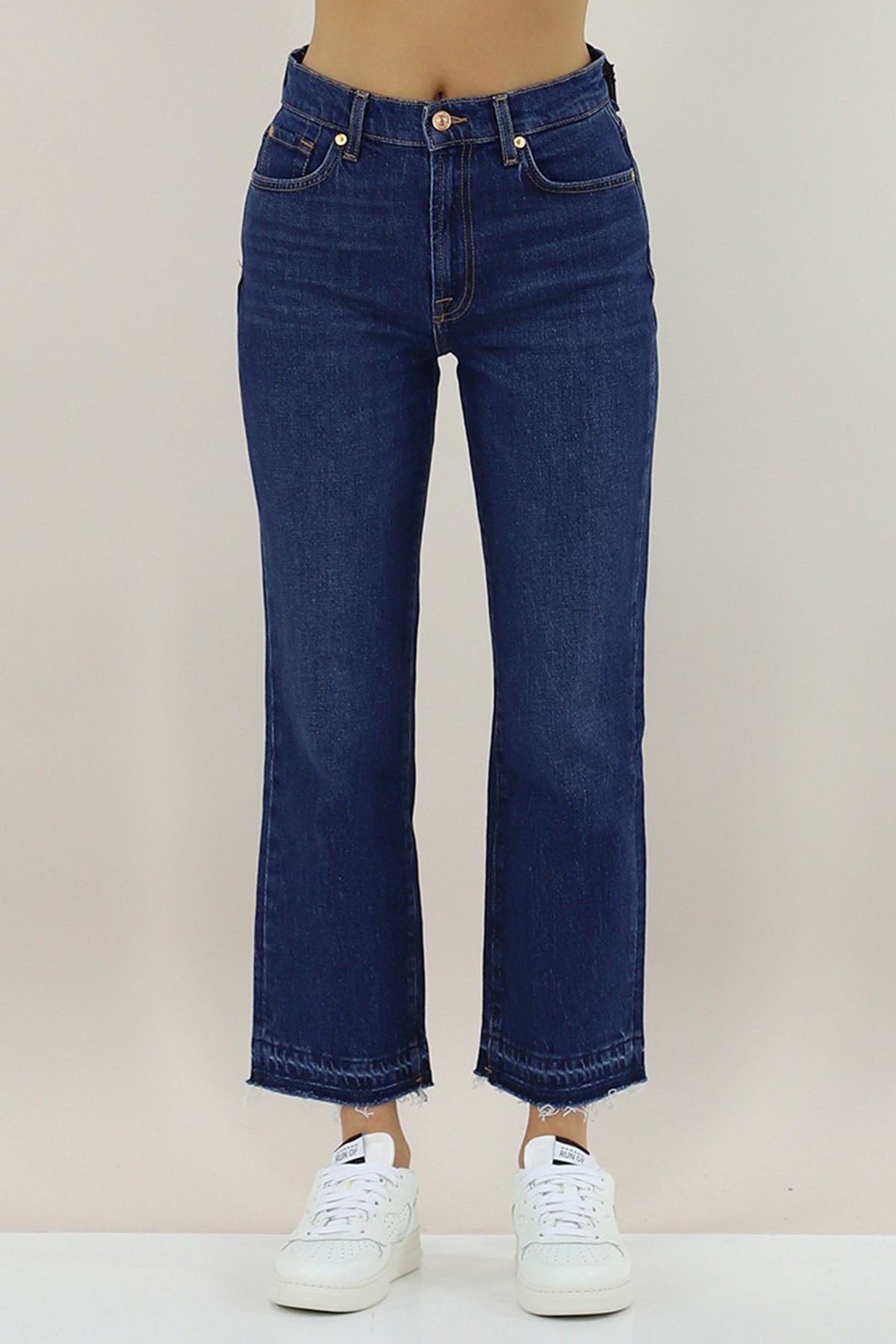 7 For All Mankind Logan Stovepipe Straight Fit Jeans-Libas Trendy Fashion Store