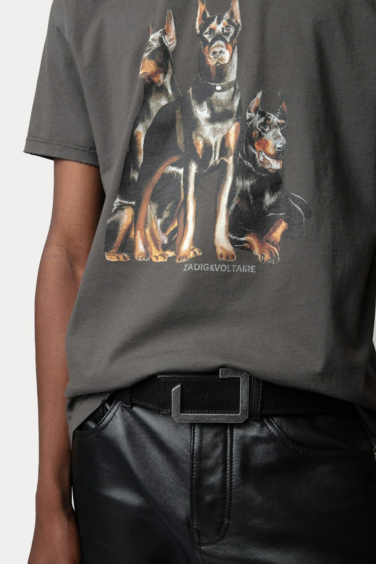 Zadig & Voltaire Unisex Yuvarlak Yaka Doberman Desenli T-shirt